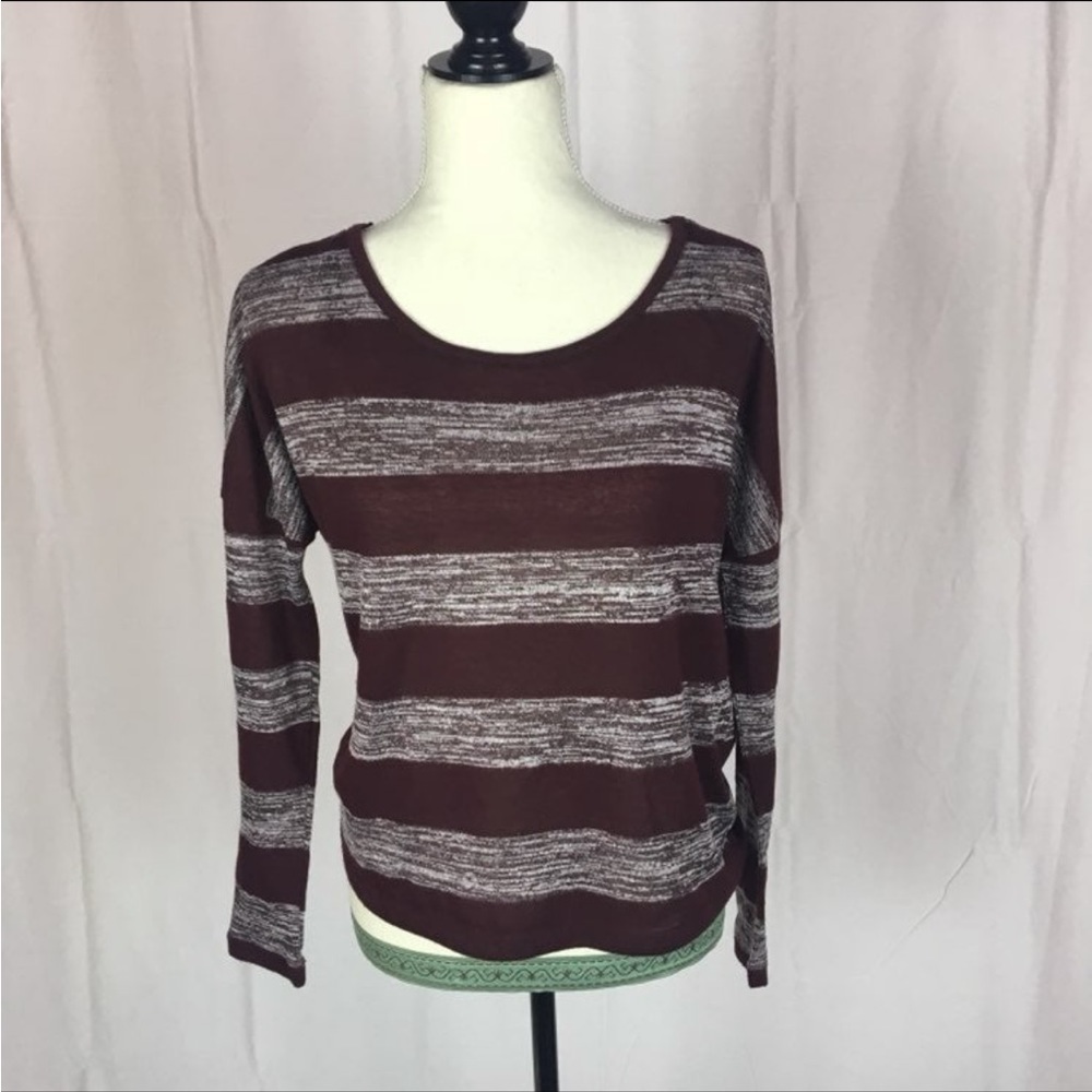 Forever 21 Light Sweater Top